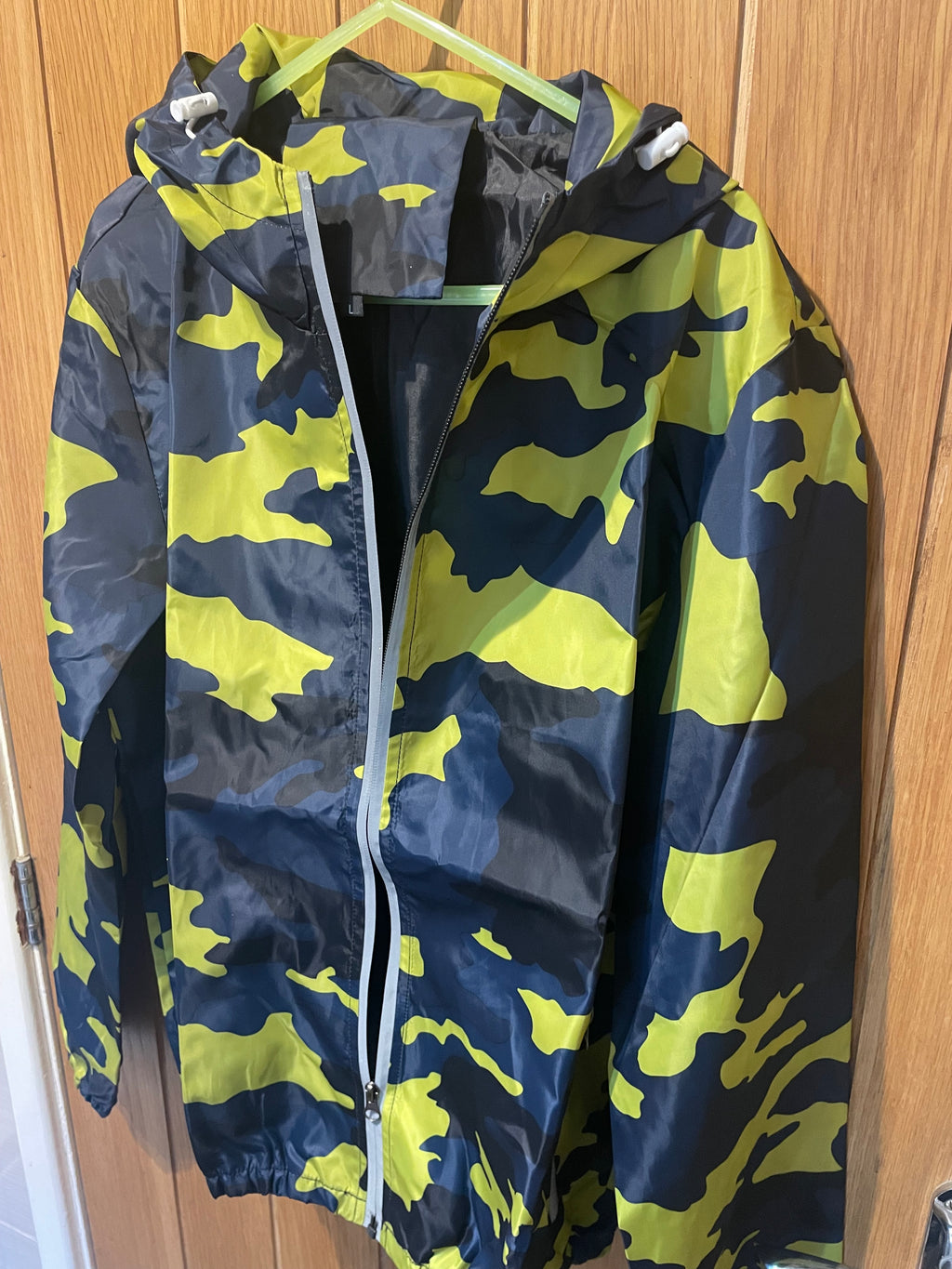 Men’s Camo Hooded Jacket – Lightweight Zip-Up Windbreaker (Spring/Autumn)